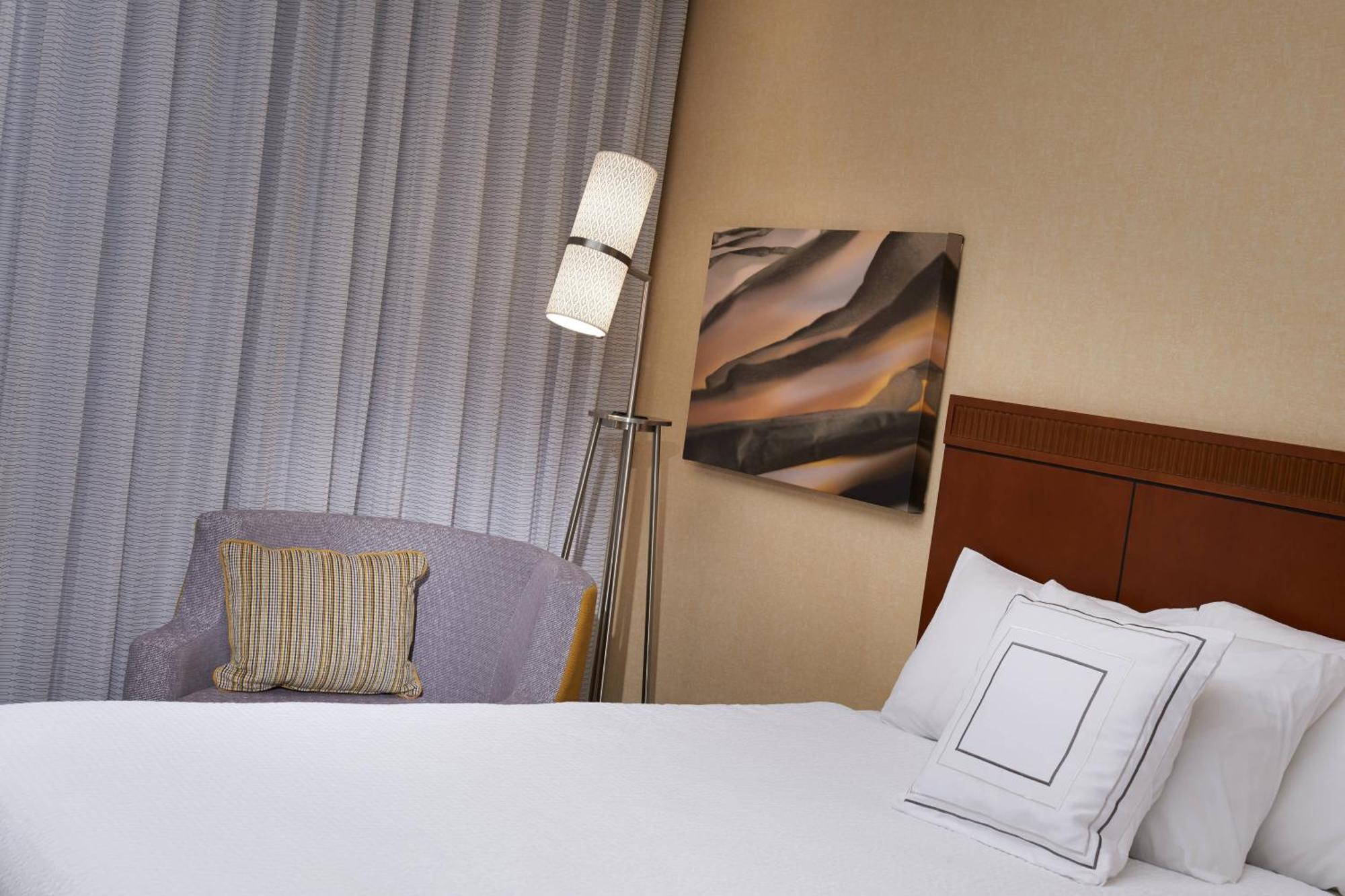 Courtyard By Marriott Lexington North Hotel Exterior photo
